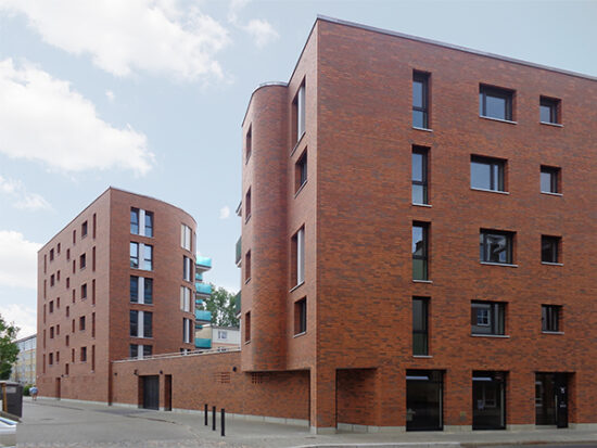 Foto Fertigstellung Neubau Wohnanlage Dörpfeldstraße in Berlin Adlershof, Bauherr Wohnungsgenossenschaft „Treptow Süd“ eG, Wernecke + Jahn Architekten Generalplaner, Wohnungsbau